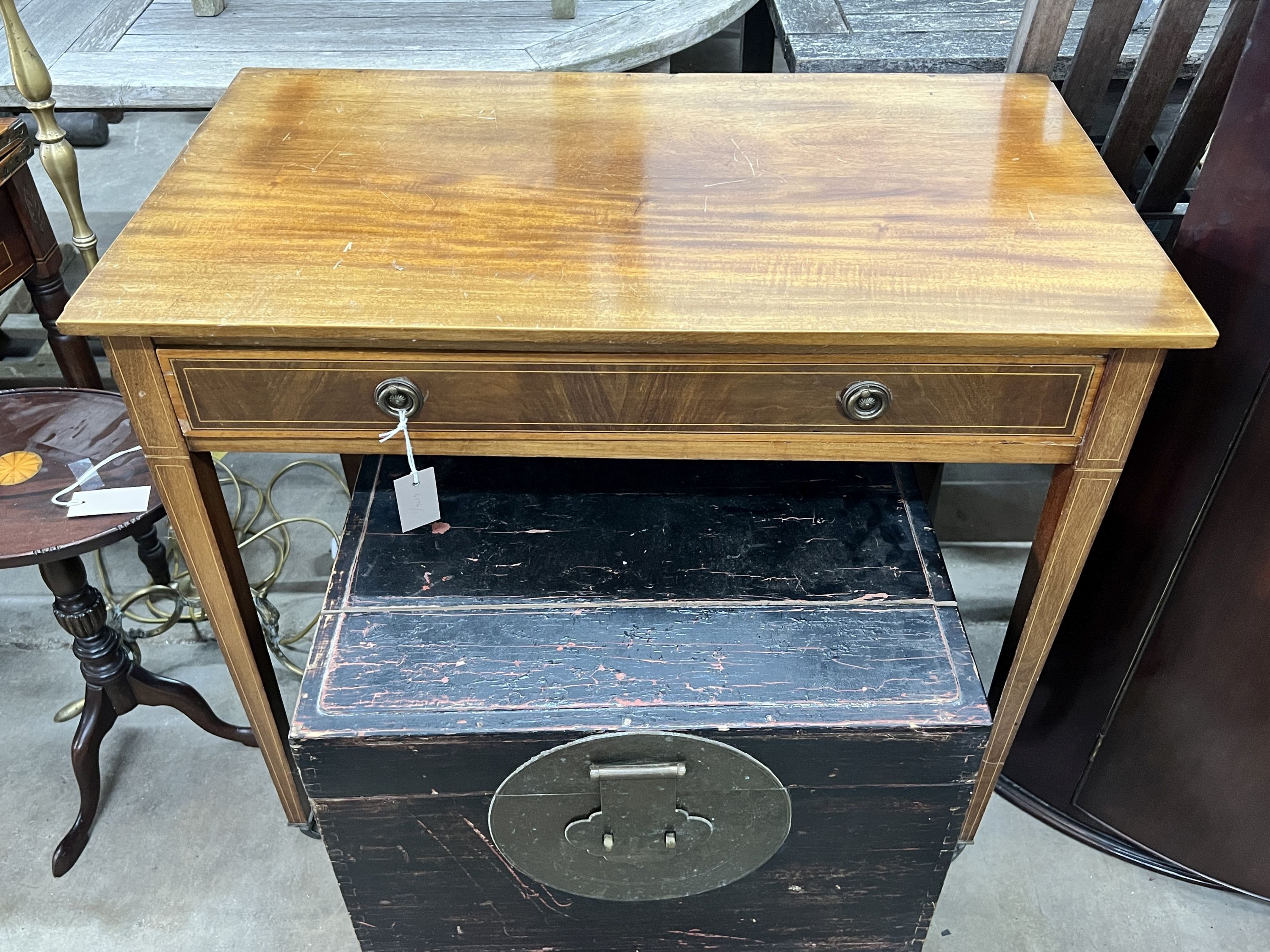 An Edwardian inlaid mahogany writing table, width 87cm, depth 50cm, height 77cm